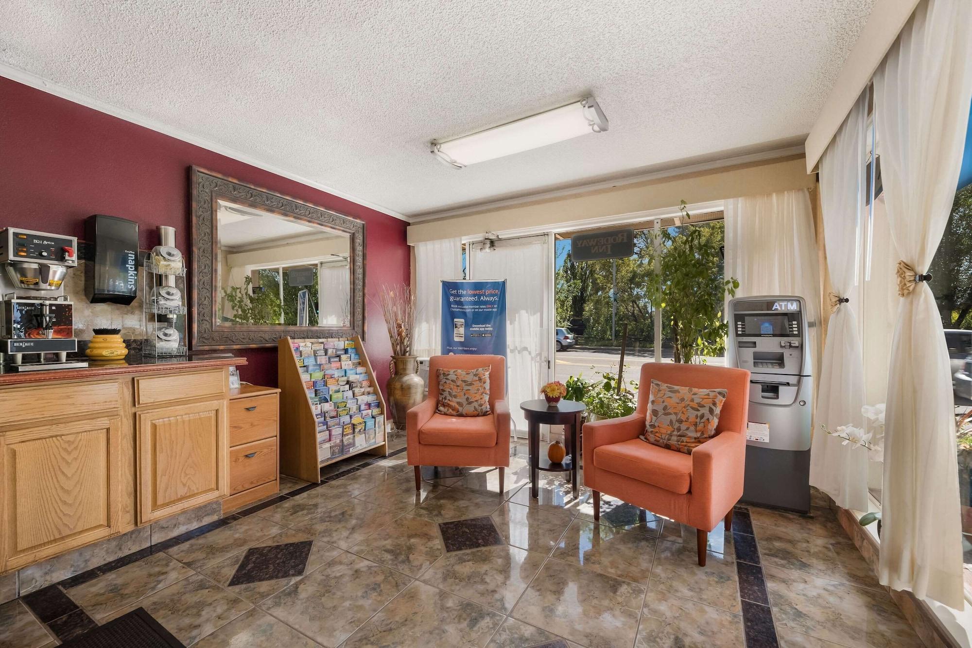 Vista Lobby Rodeway Inn Flagstaff - Downtown