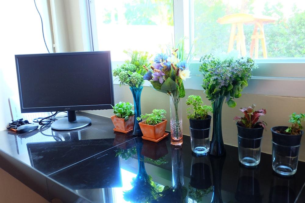 Vista Lobby Wanmai Herb Garden