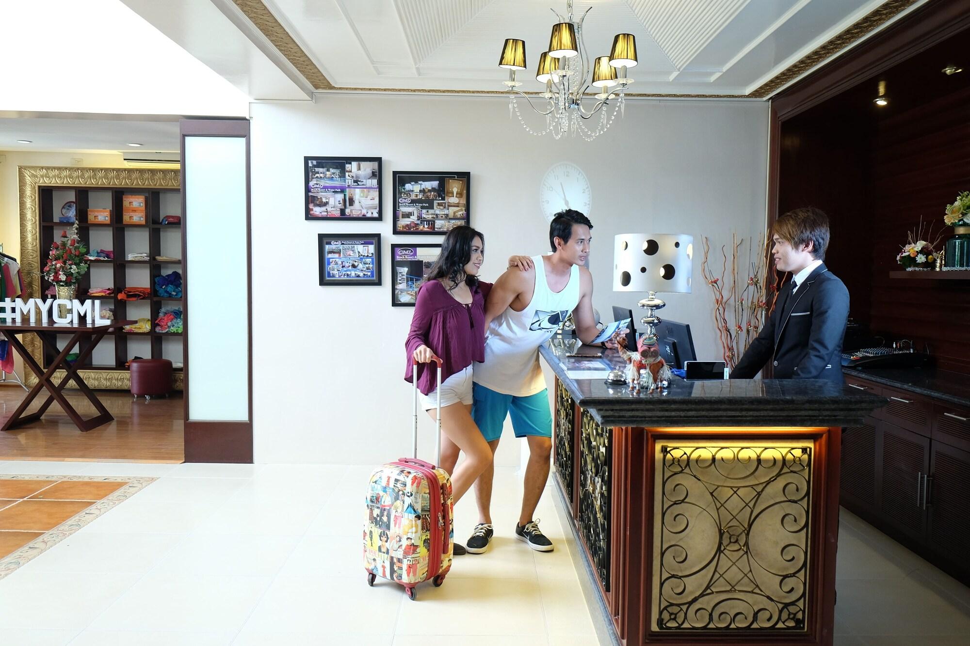 Vista Lobby CML Beach Resort & Water Park