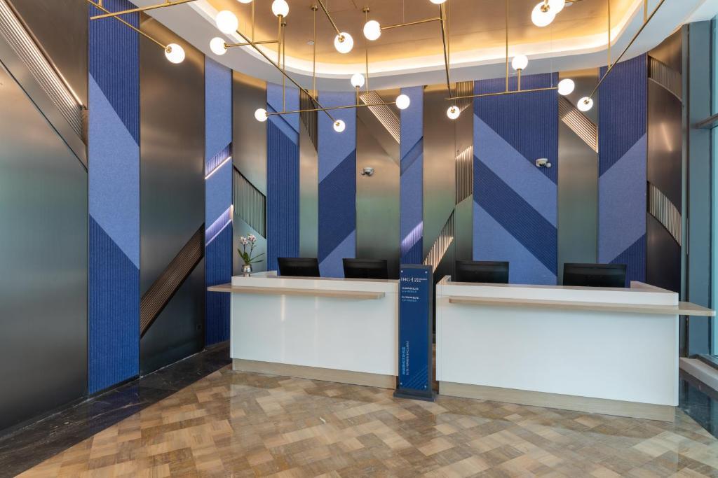 Vista Lobby Holiday Inn Express Shanghai Changfeng Park by IHG