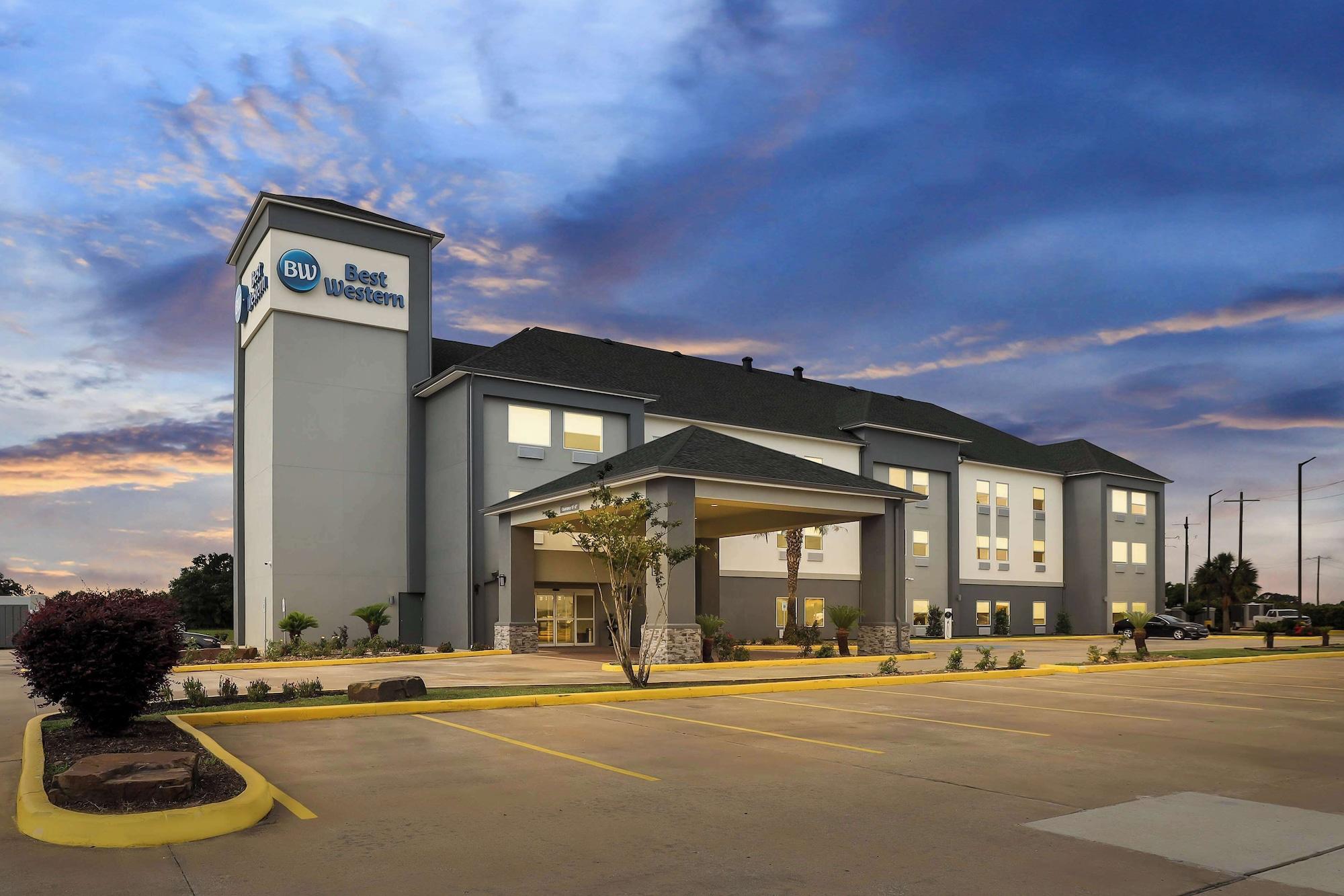 Vista Exterior Best Western Iowa/Lake Charles East