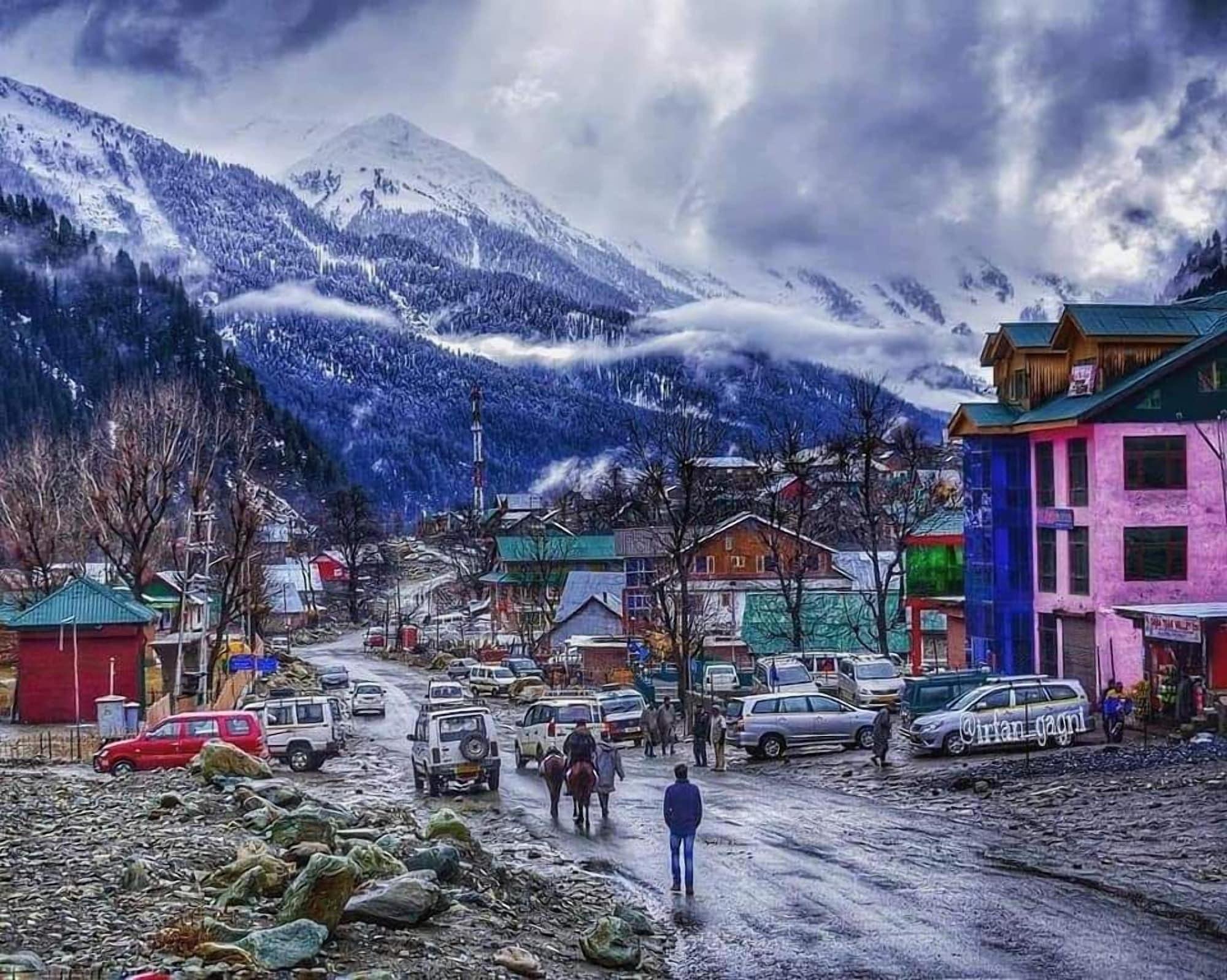 Vista Exterior Hotel Neel Gagan