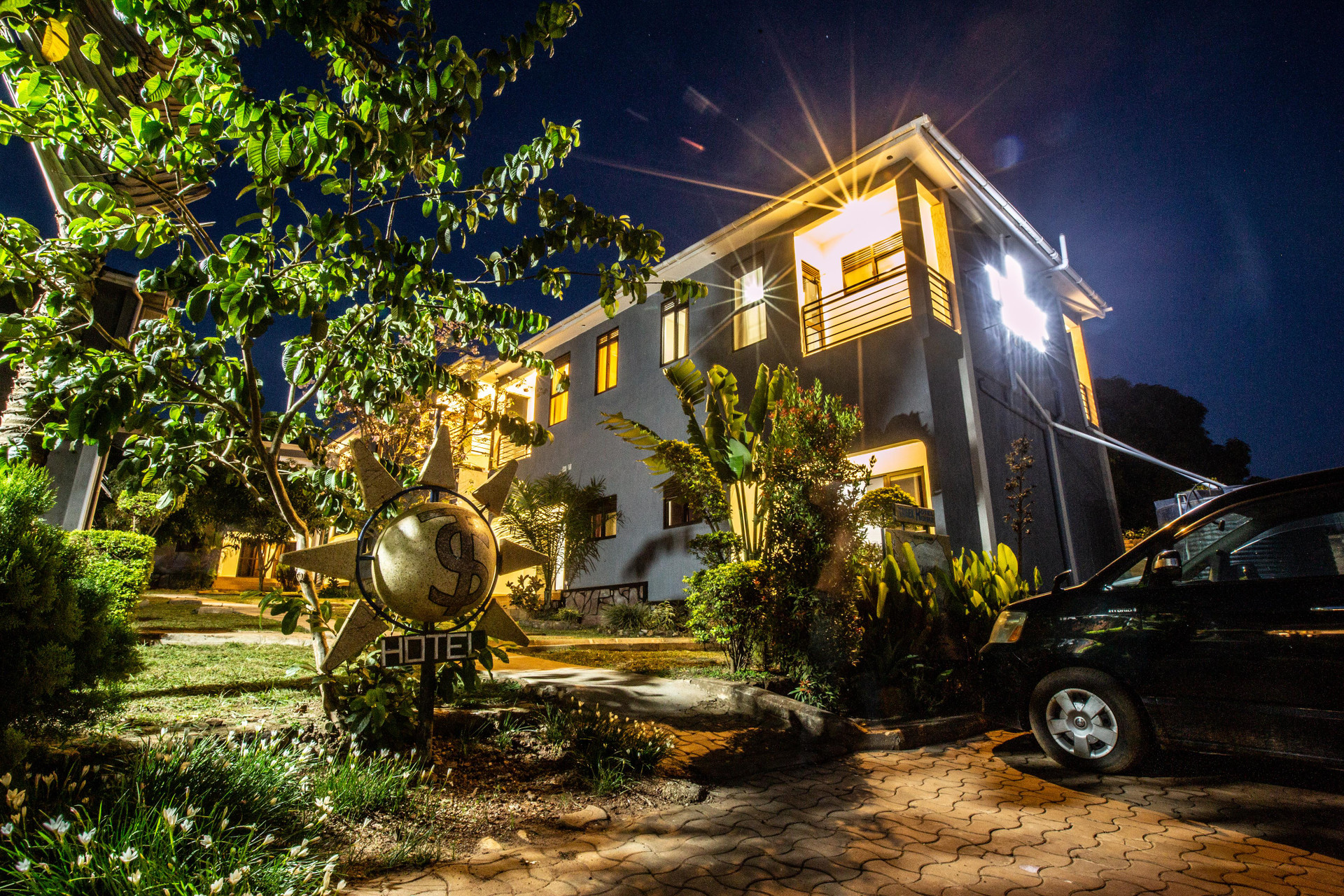 Vista Exterior Trisek Hotel