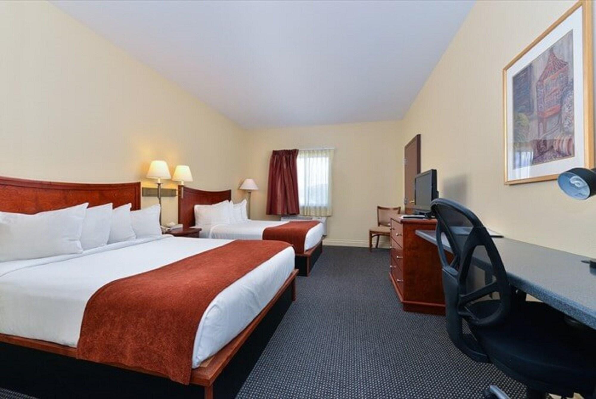 Varios Blue Spruce Inn