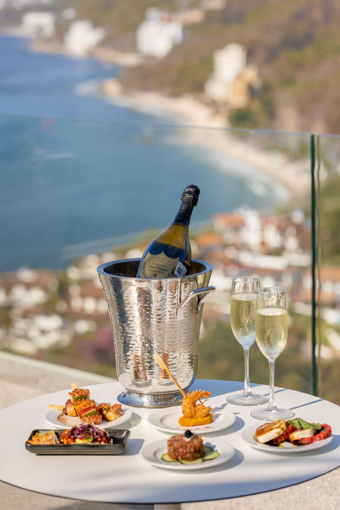 Restaurant Hotel Mousai Puerto Vallarta Adults Only