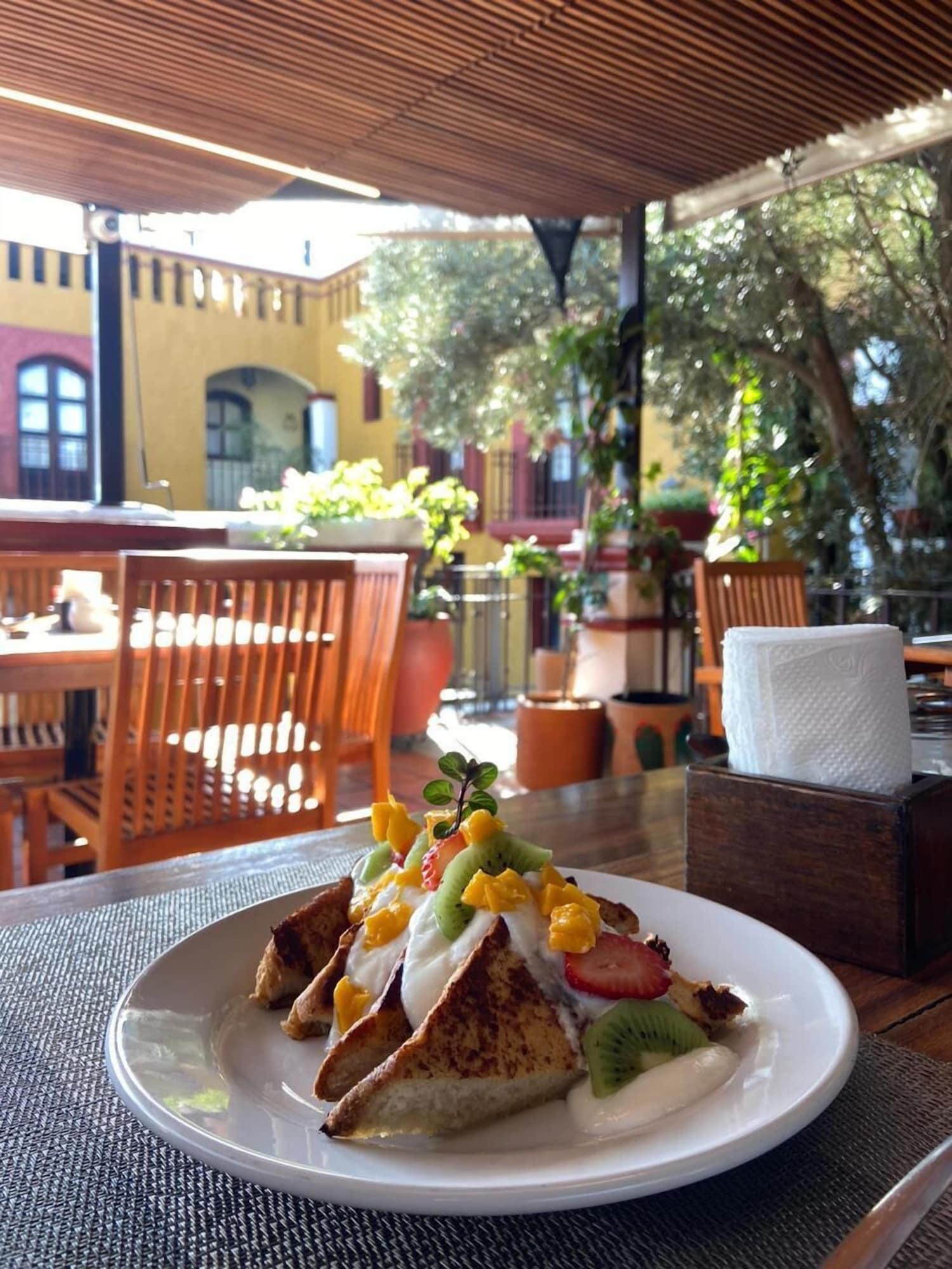 Restaurant Suites Amanecer by Casa del Sótano