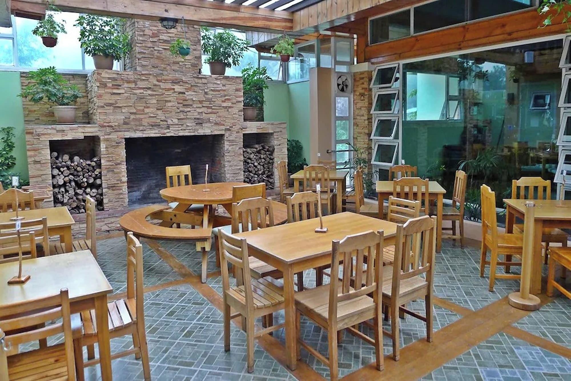 Restaurant Ridgewood Hotel Baguio Near The Mansion