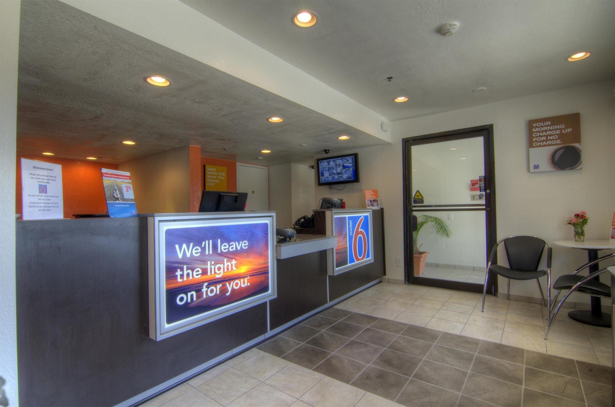 Vista Lobby Motel 6 Orlando, FL - Winter Park