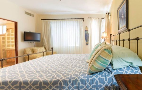Las Olas Oceanfront Surfer's Paradise, 3 Bedroom Ground Level End Unit - Hoteles con alberca en San Jose del Cabo, México