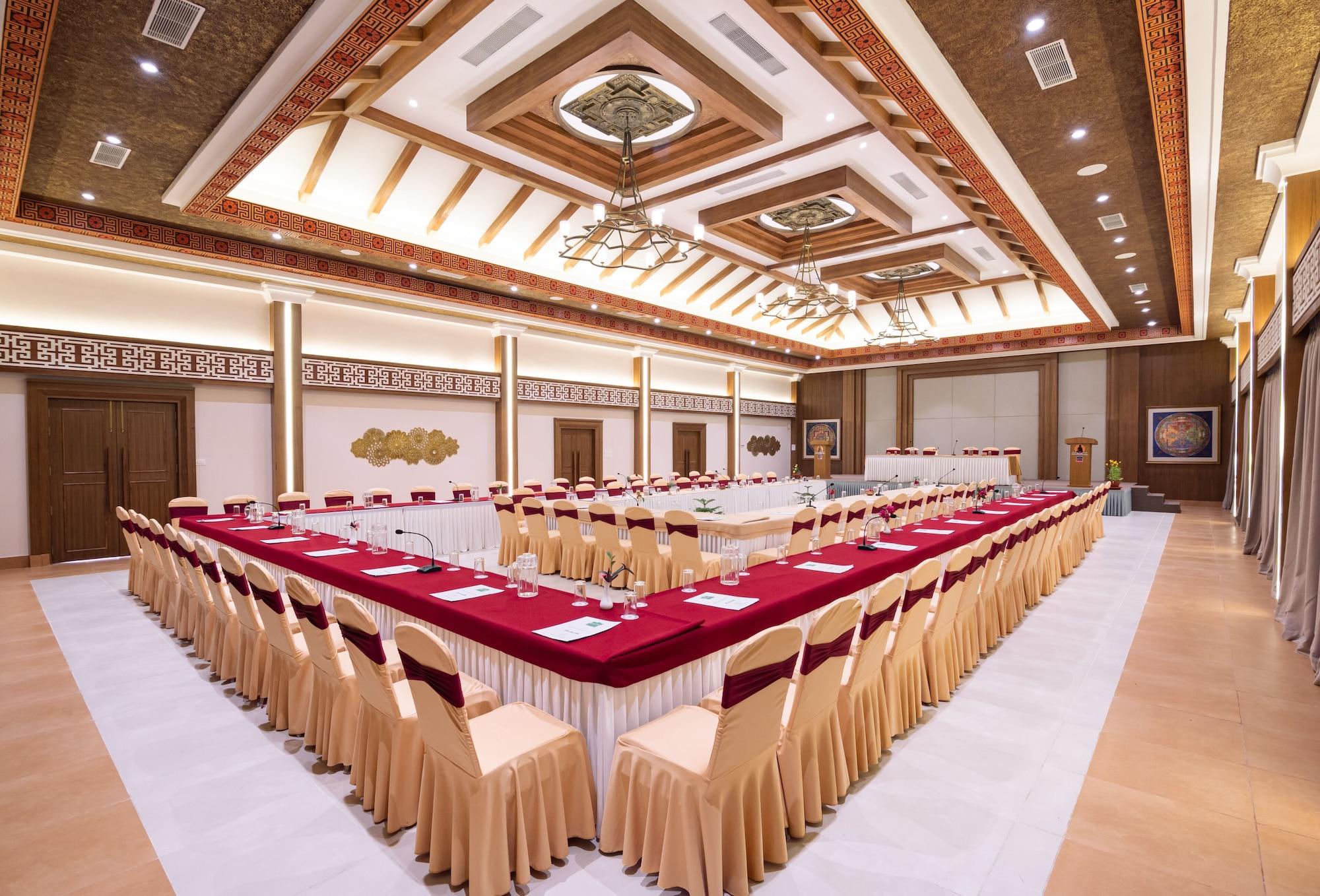Sala de Reuniones Buddha Maya by KGH Group