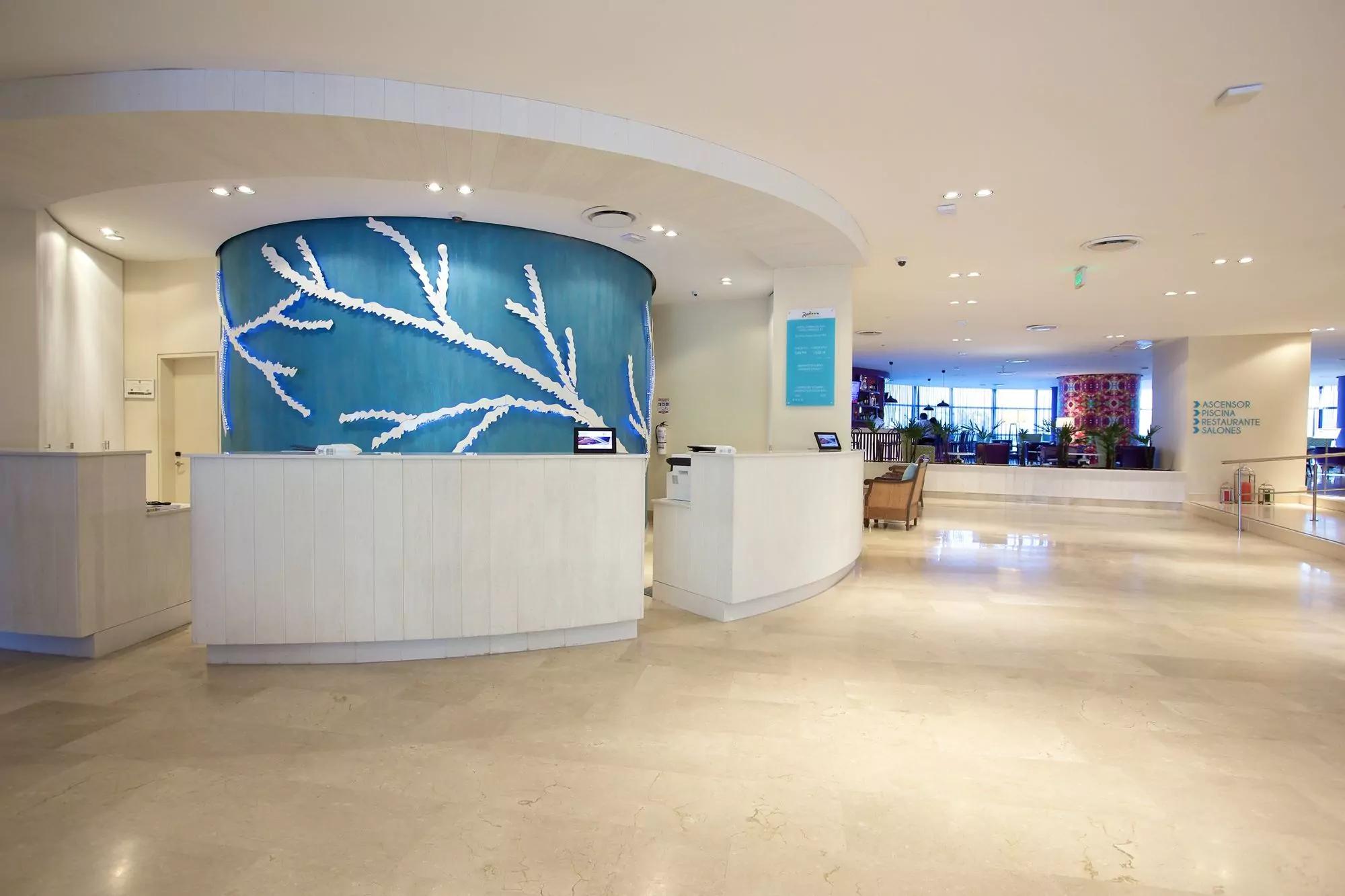 Vista Lobby Radisson Cartagena Ocean Pavillion Hotel