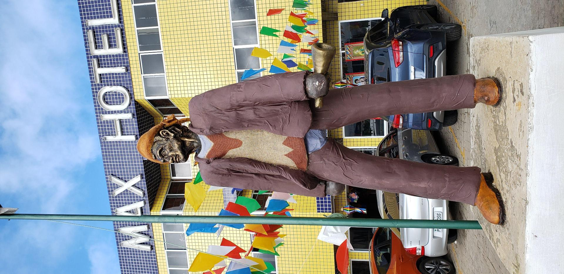 Vista Exterior Max Hotel