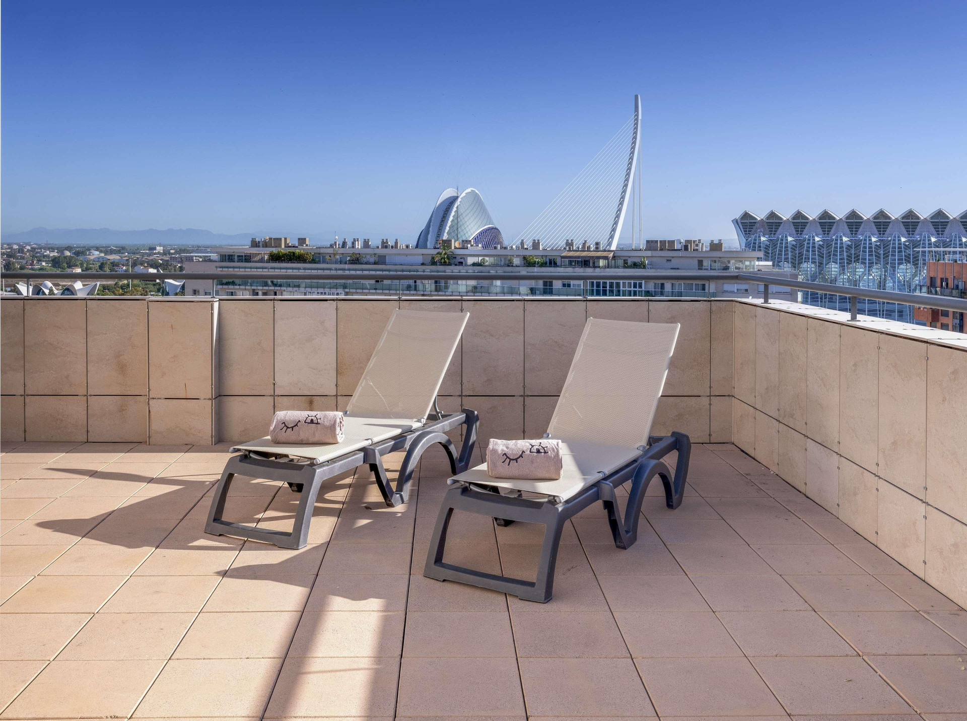 Vista Exterior INNSiDE by Melia Valencia Oceanic