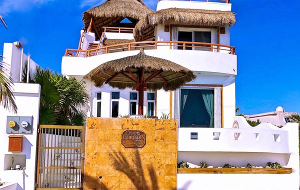 Intro 2025 pricing~Unobstructed Caribbean~Oceanfront Spacious Private Home~Pool - Hoteles con parque acuático en Isla Mujeres, México