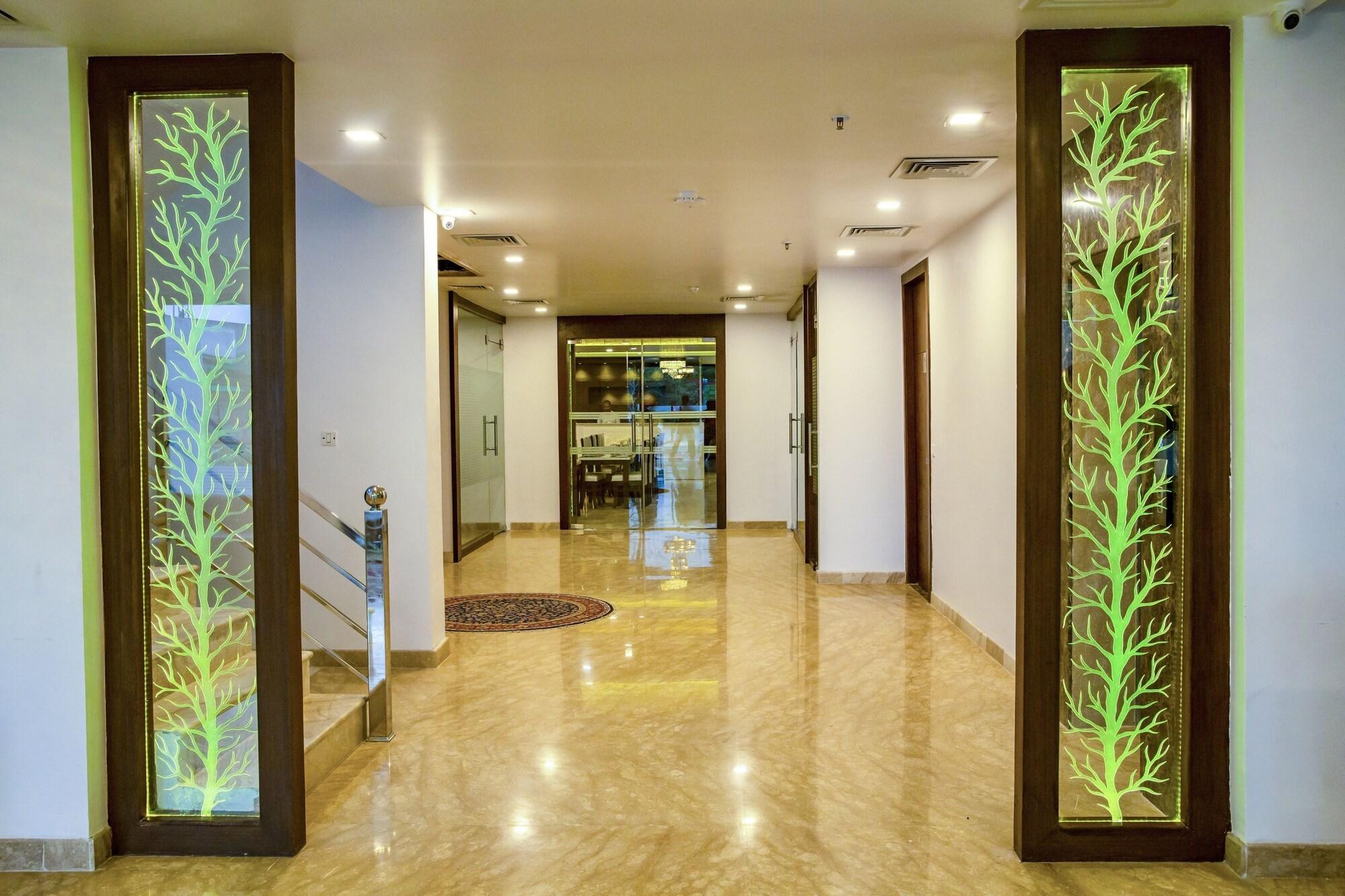 Vista Lobby Spree Hotel Agra