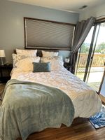 Alquiler Vacacional - Expansive views of iconic McCullough Bridge, and bay with beautiful sunsets