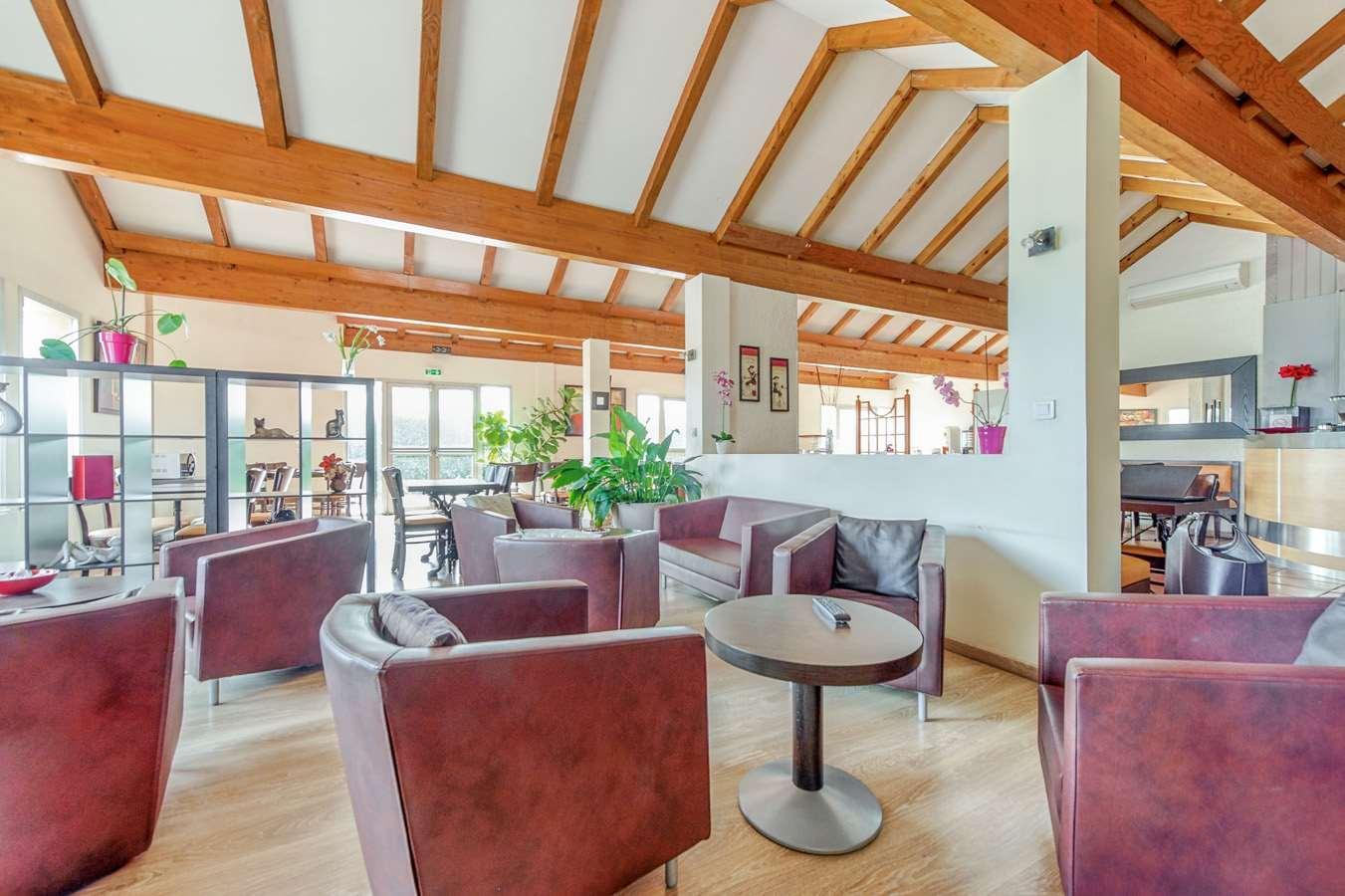 Bar/Salón Brit Hotel Castres