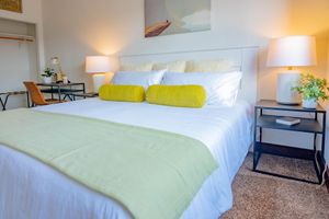 Alquiler Vacacional - HISTORIC 1890s Rexburg Loft - 2 Q, 1 K Laundry, 2 blocks to BYUI, Clean & Fun!