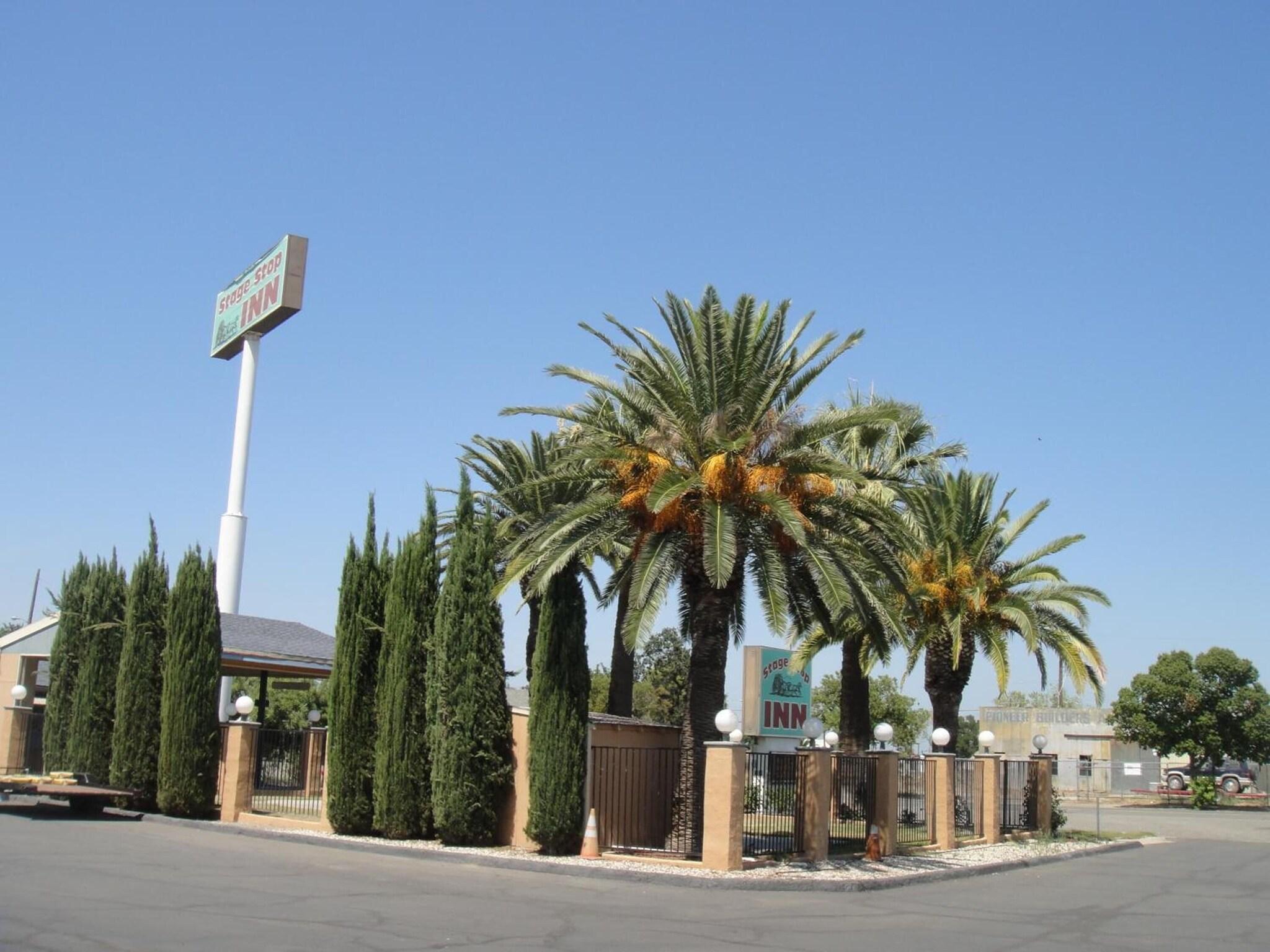 Vista Exterior Stage Stop Inn Williams