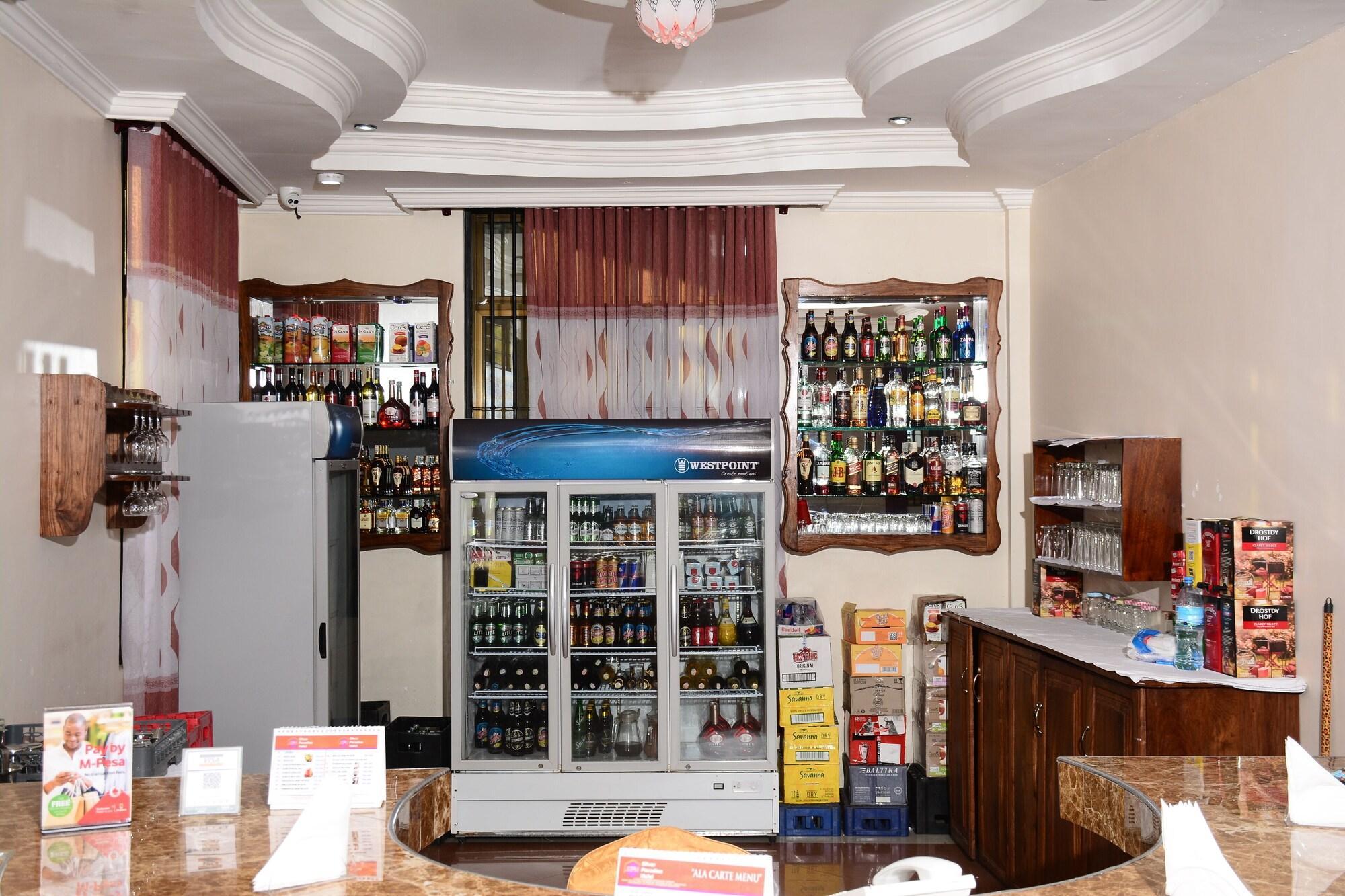 Bar/Salón Silver Paradise Hotel