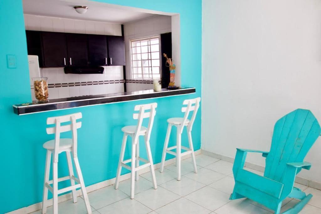 Restaurant QuillaHost Thematic Apartment