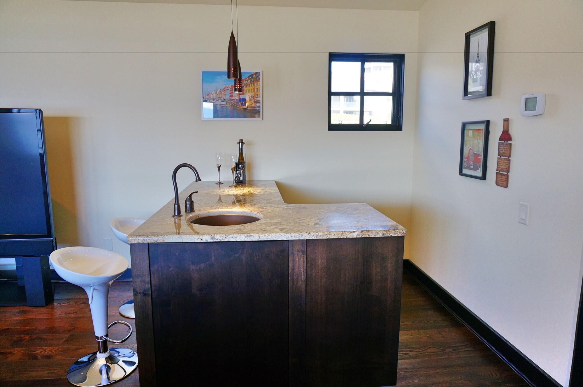 Bar/Salón Mission Hill Lake View Villa