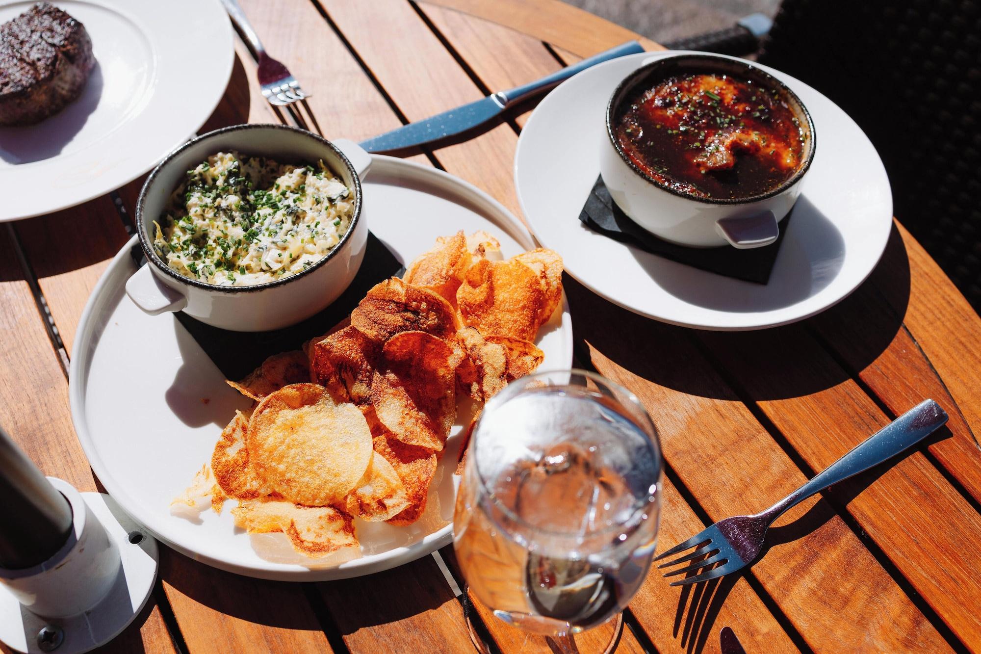 Restaurant Flying Horse Resort & Club