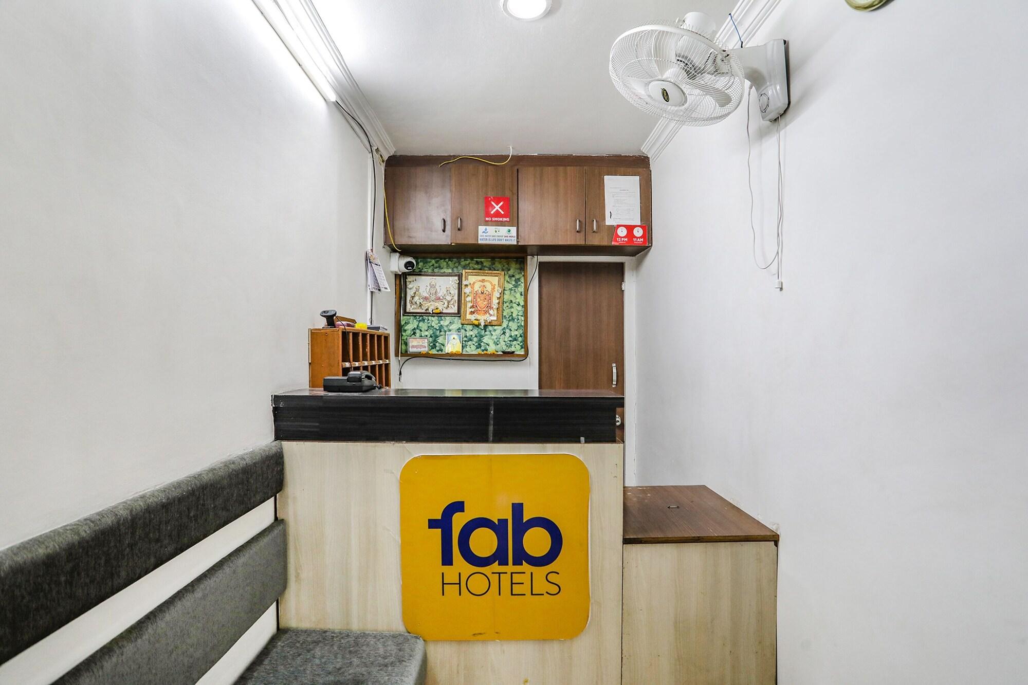 Vista Lobby Fabhotel Angeethi