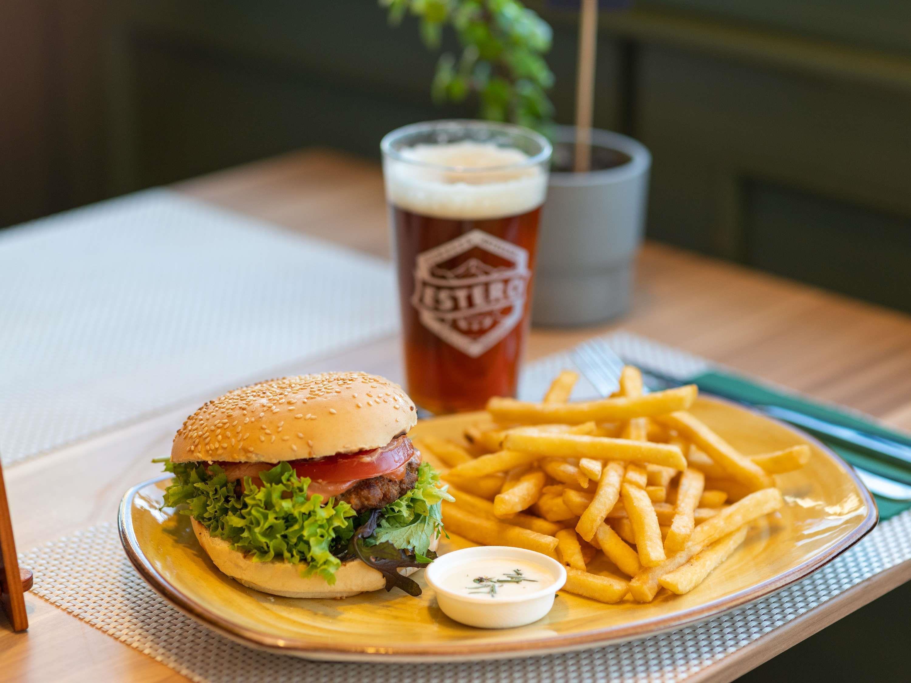 Vista Exterior ibis Concepcion