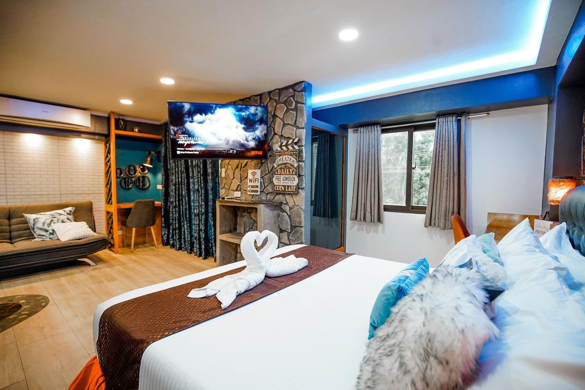 Varios CLOCKWORKORANGE Luxury Suites