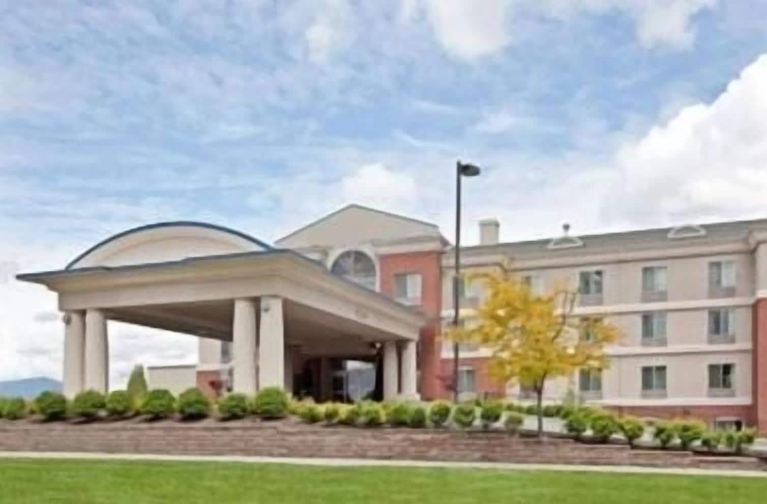 Vista Exterior Triple Play Resort Hotel & Suites