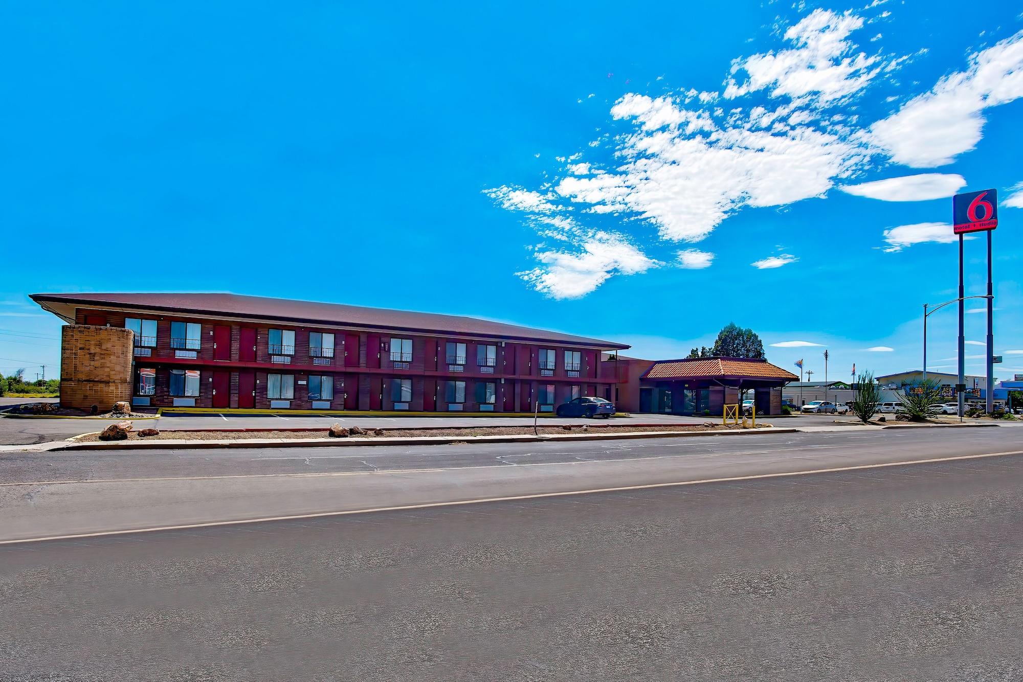 Varios Motel 6 Willcox, AZ