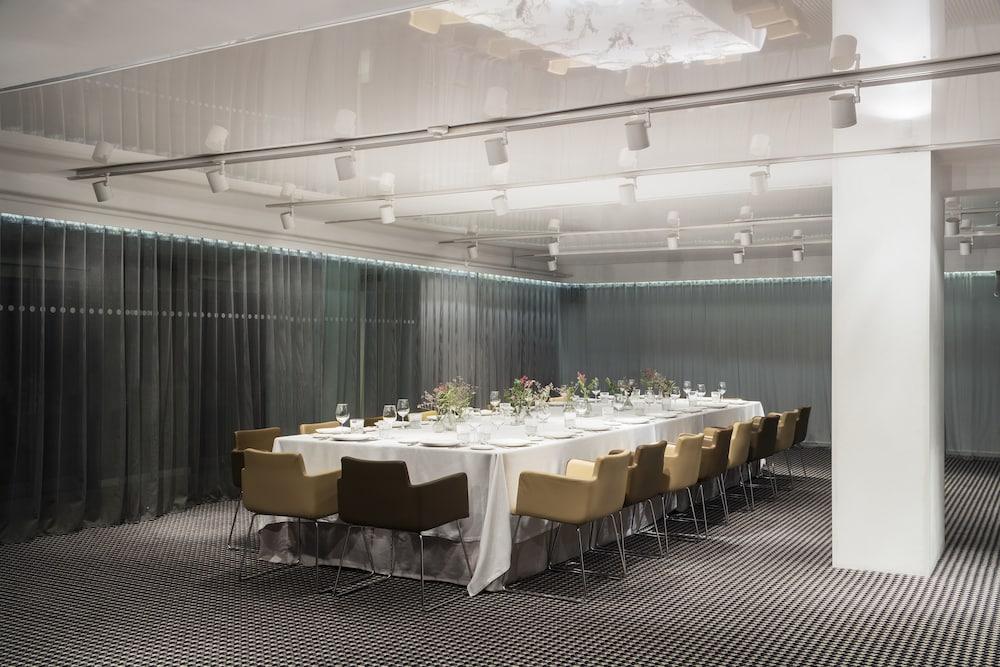 Hotel Alexandra Barcelona Hotel, Curio Collection by Hil