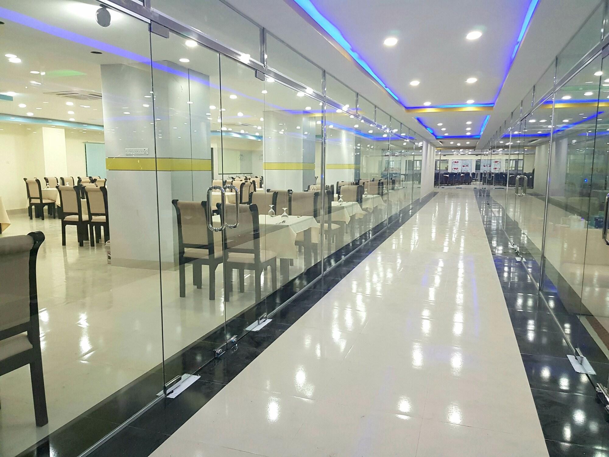 Vista Lobby Hotel Grand Surma