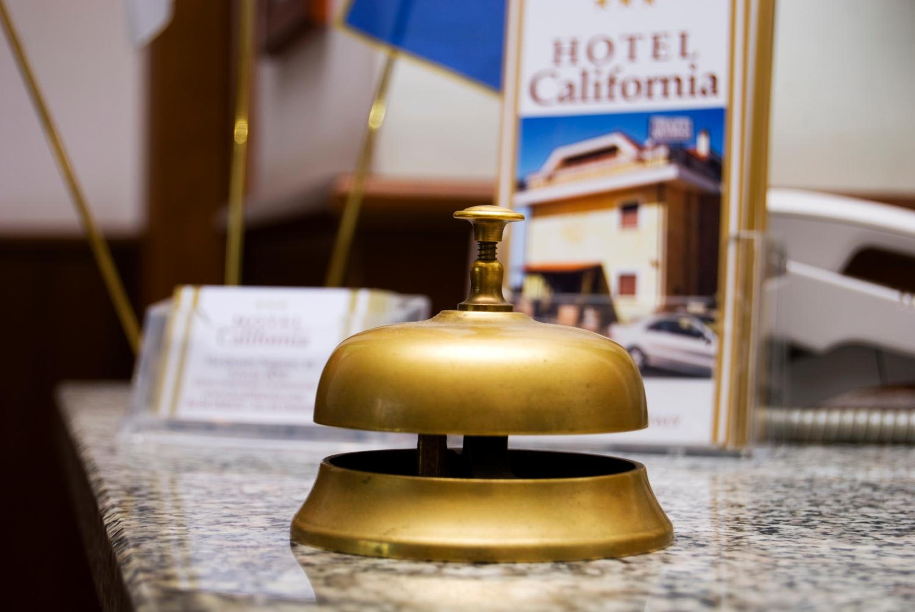 Vista Lobby Hotel California