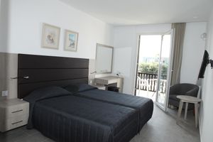 Alojamiento - Dionysos Central Hotel