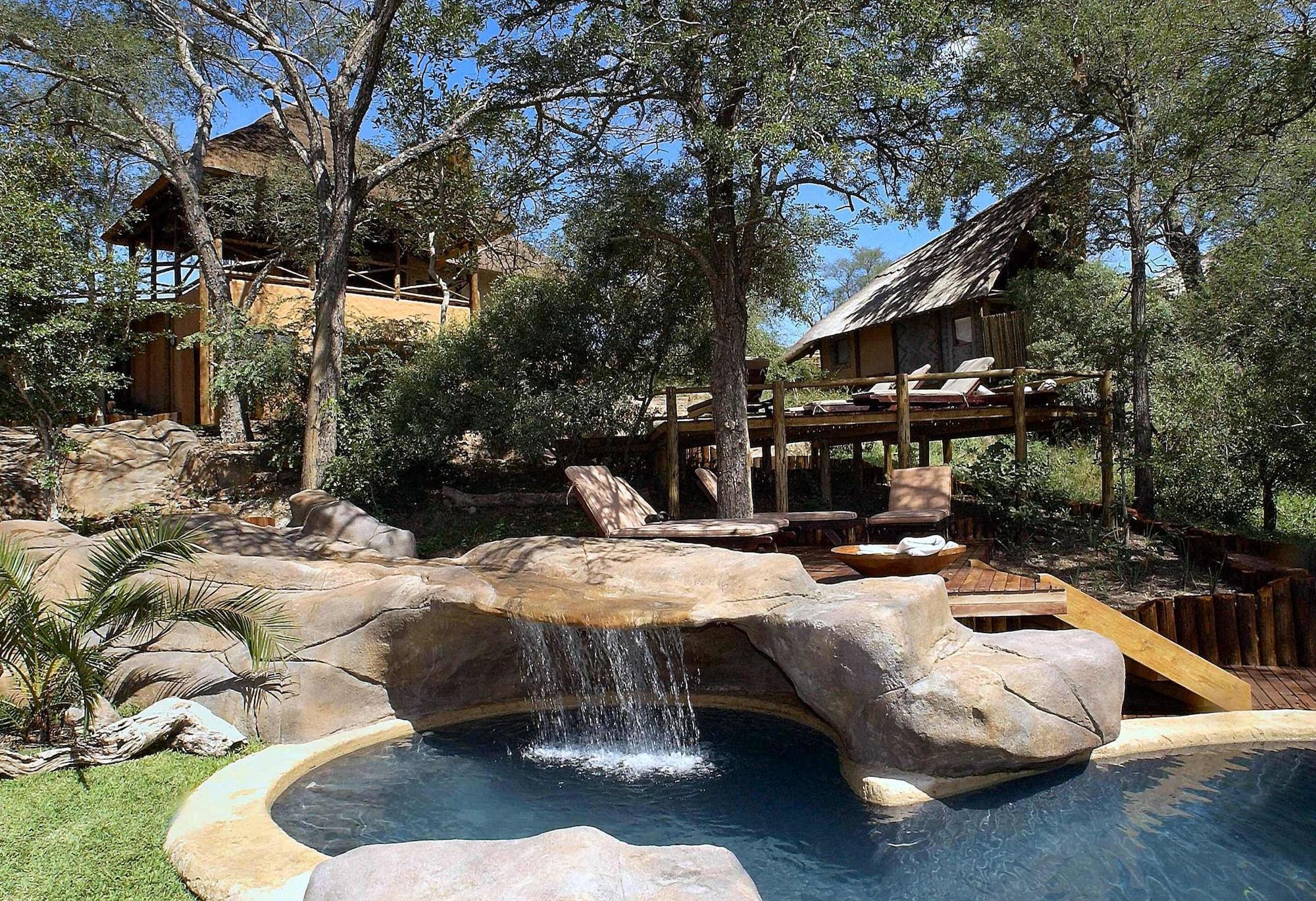 Vista Piscina Lukimbi Safari Lodge