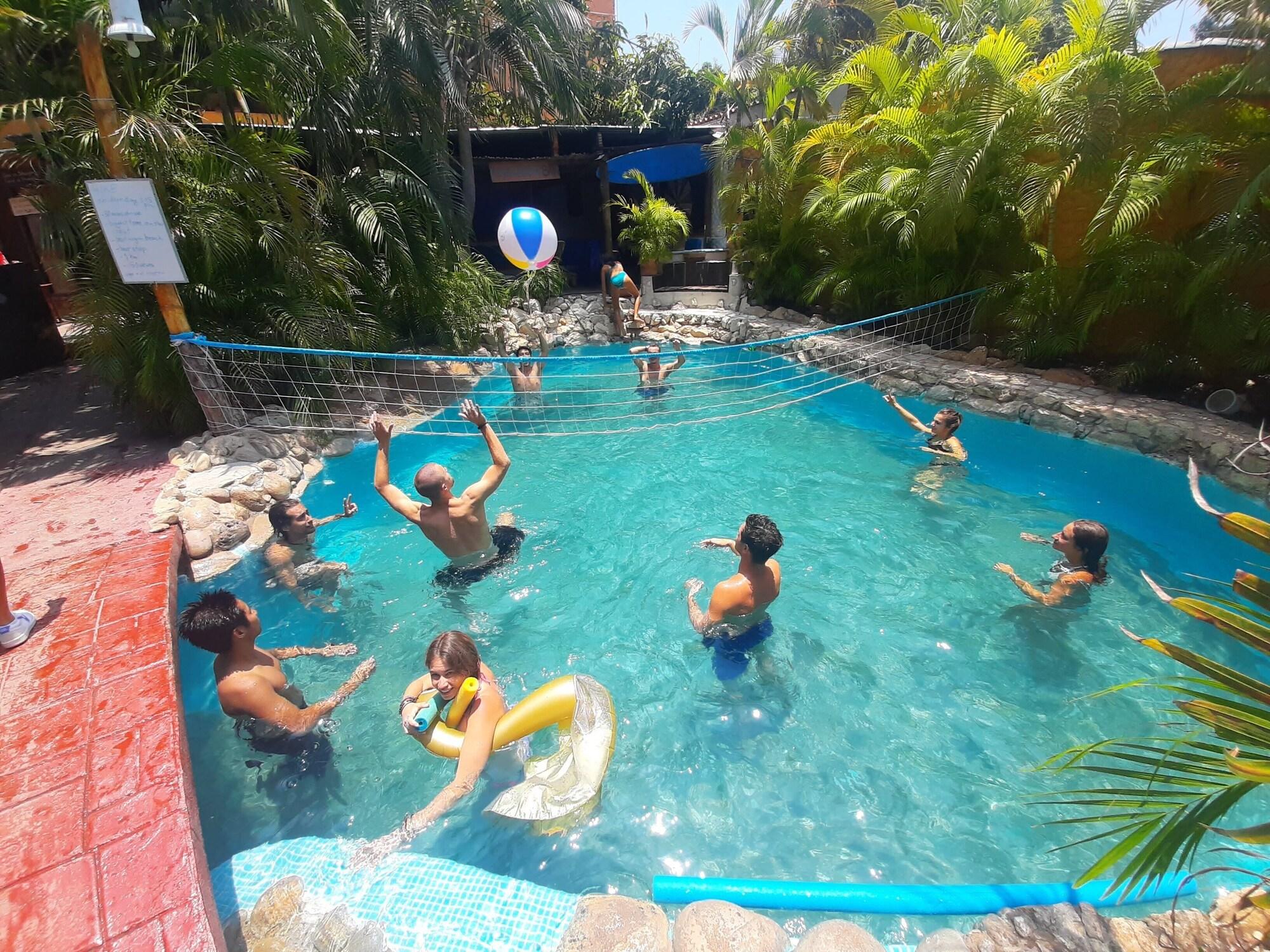 Varios Tower Bridge Hostel