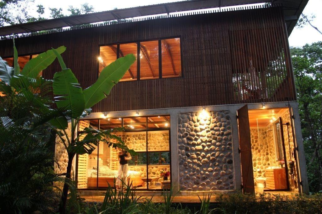 Playa Hamadryade Lodge