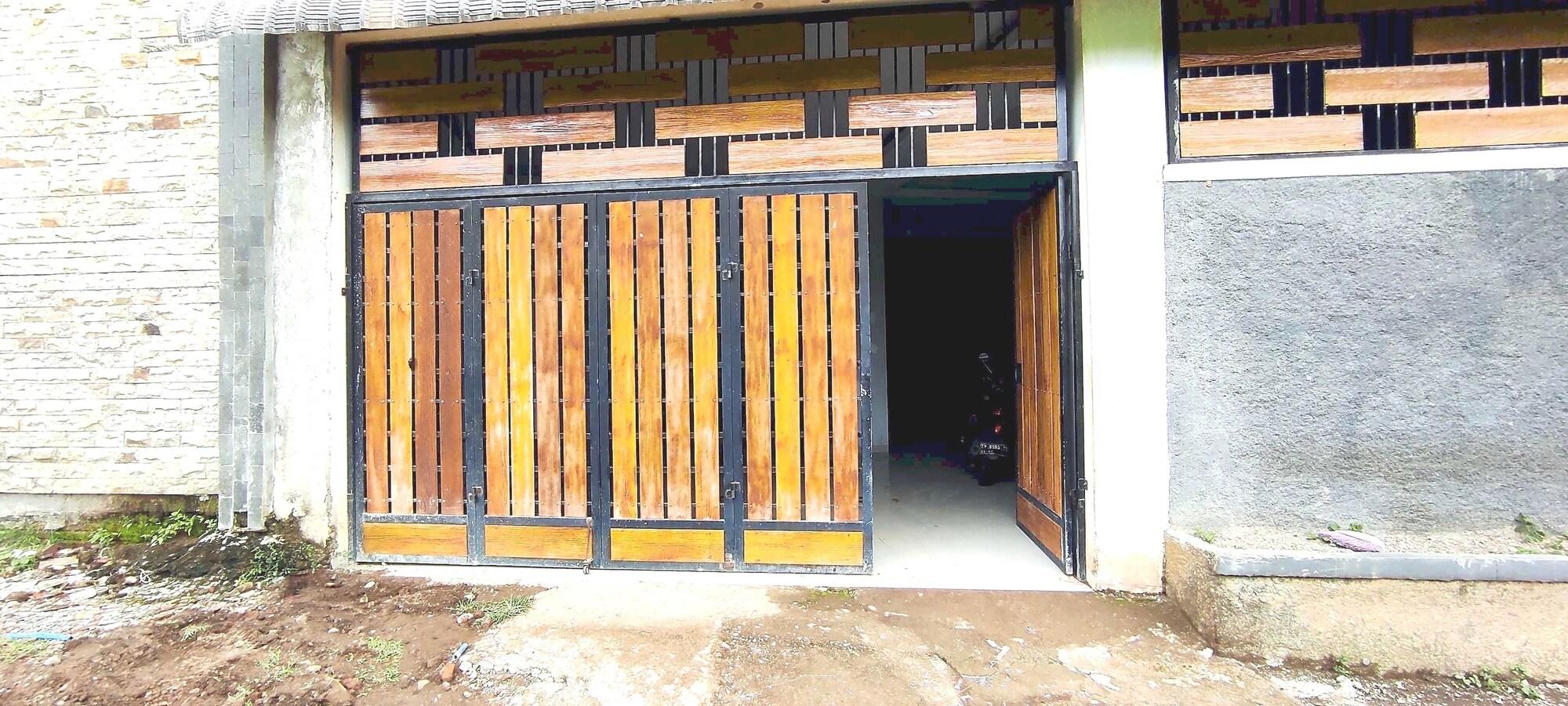 Vista Exterior Hotel O Wisma Alam Syariah Near PLN GARDU INDUK MAMUJU