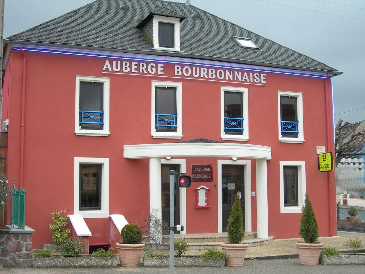 Varios Auberge Bourbonnaise