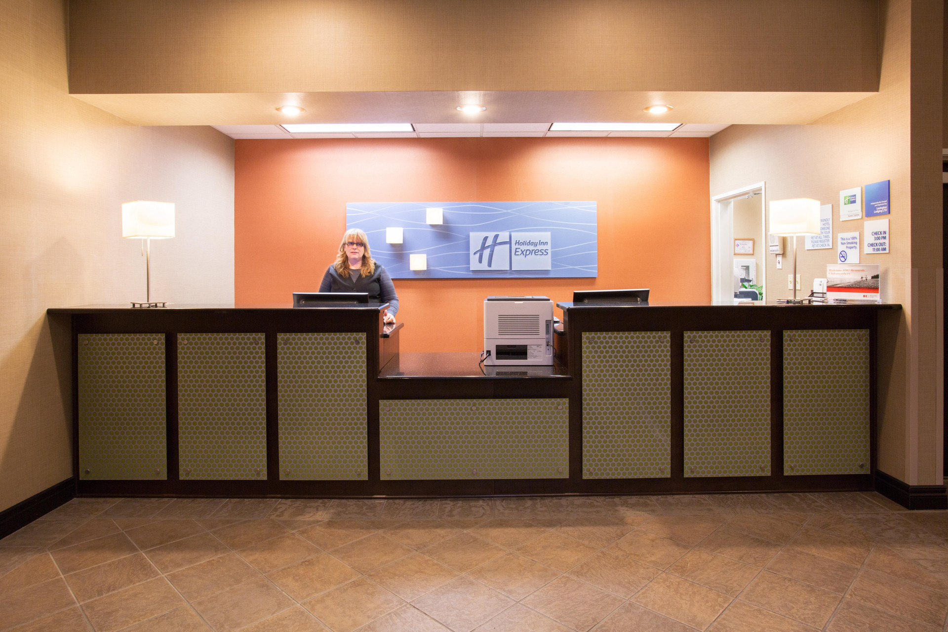 Vista Lobby SureStay by Best Western Lexington