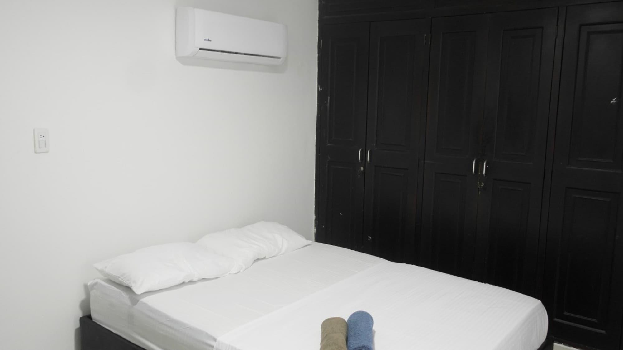 Guest room 7C1-L HOTEL CERCA AL MAR CON PISCINA