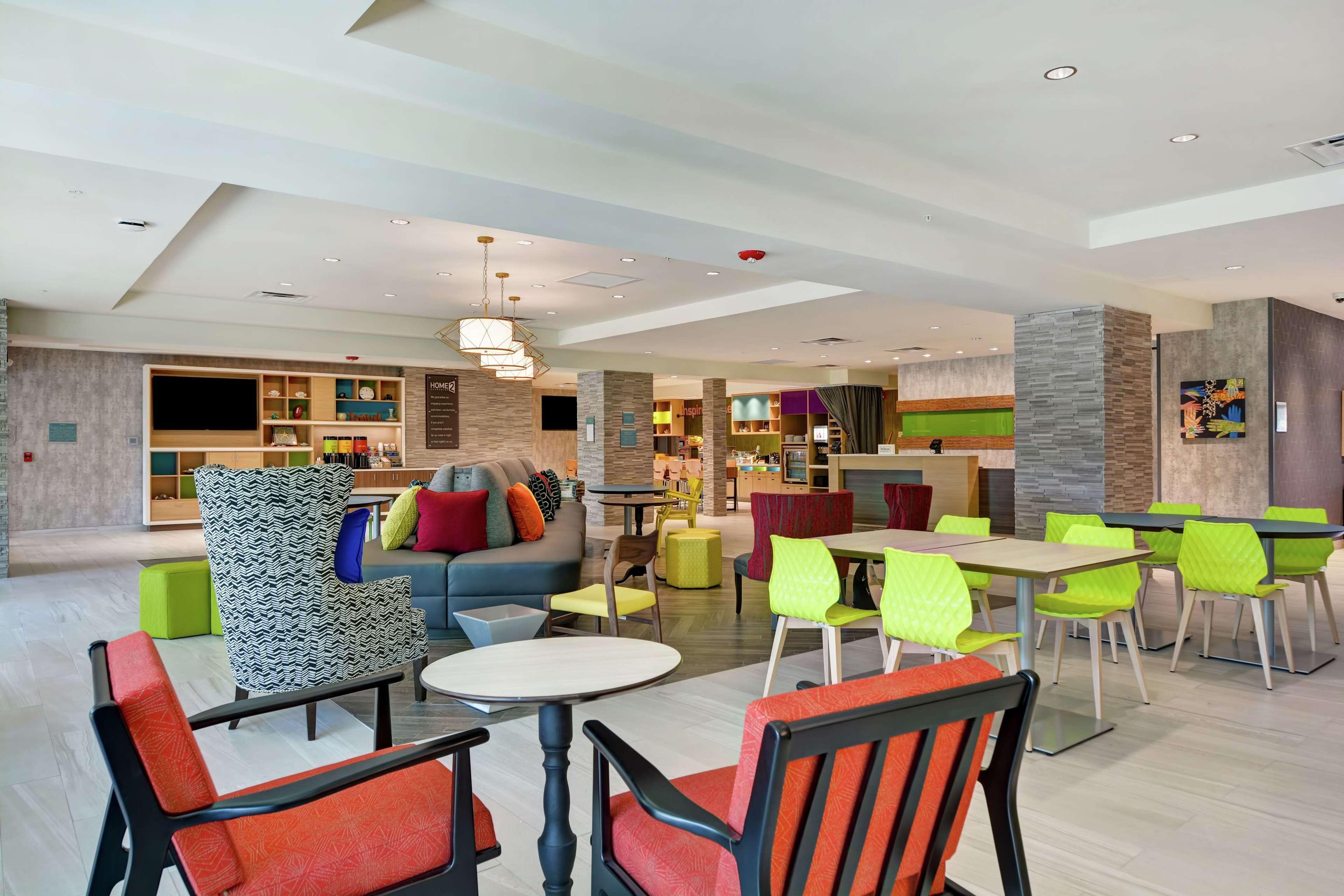 Vista Lobby Home2 Suites by Hilton Jacksonville-South/St. Johns Town Ctr