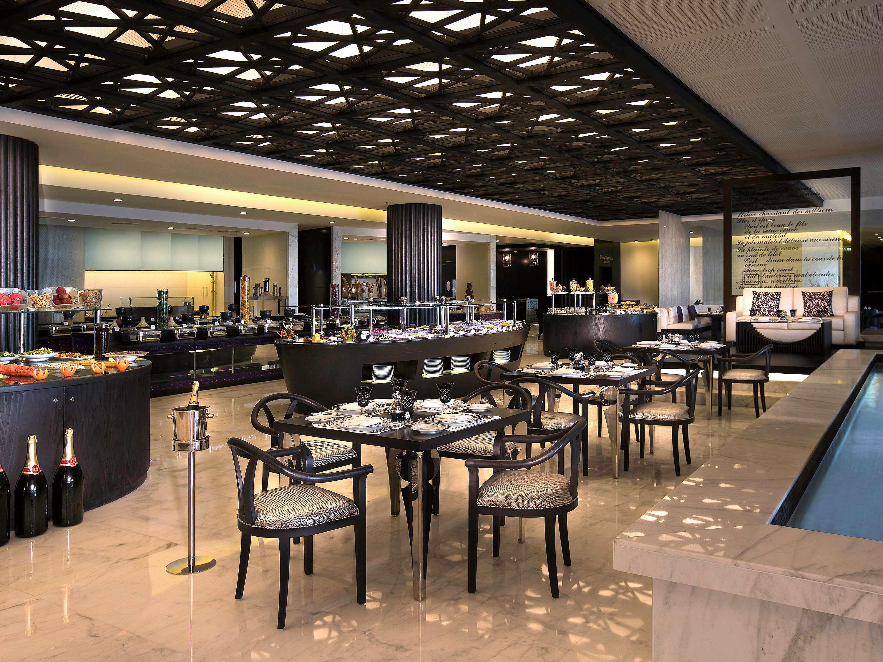 Vista Exterior Sofitel Abu Dhabi Corniche