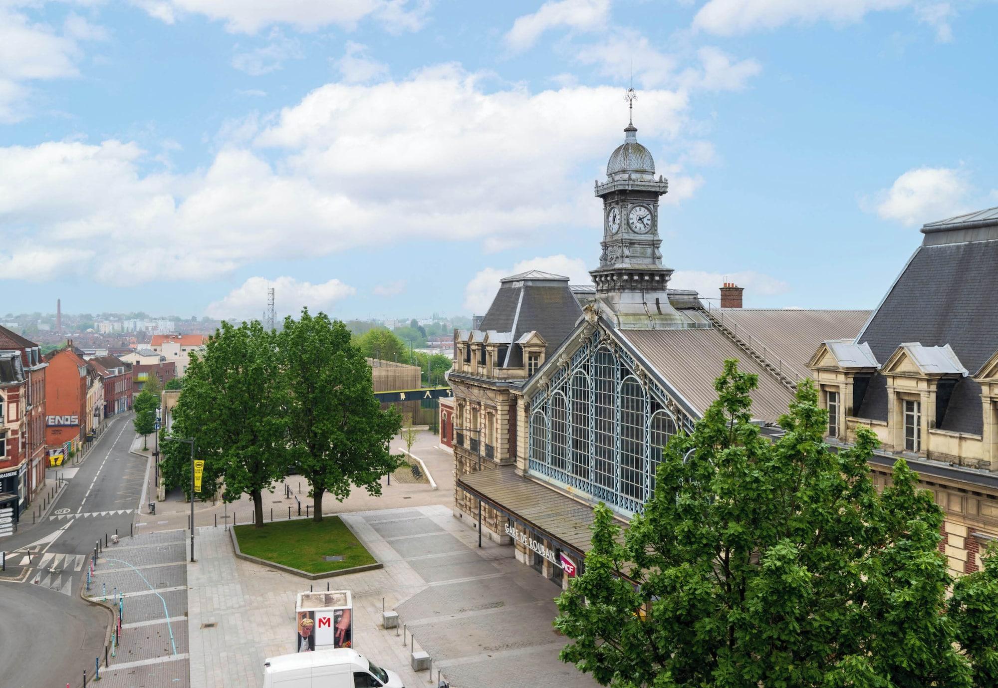 Vista Exterior B&B HOTEL Lille Roubaix Campus Gare