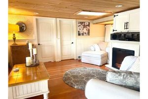 Alquiler Vacacional - Enchanting Romantic Waterfront Cottage