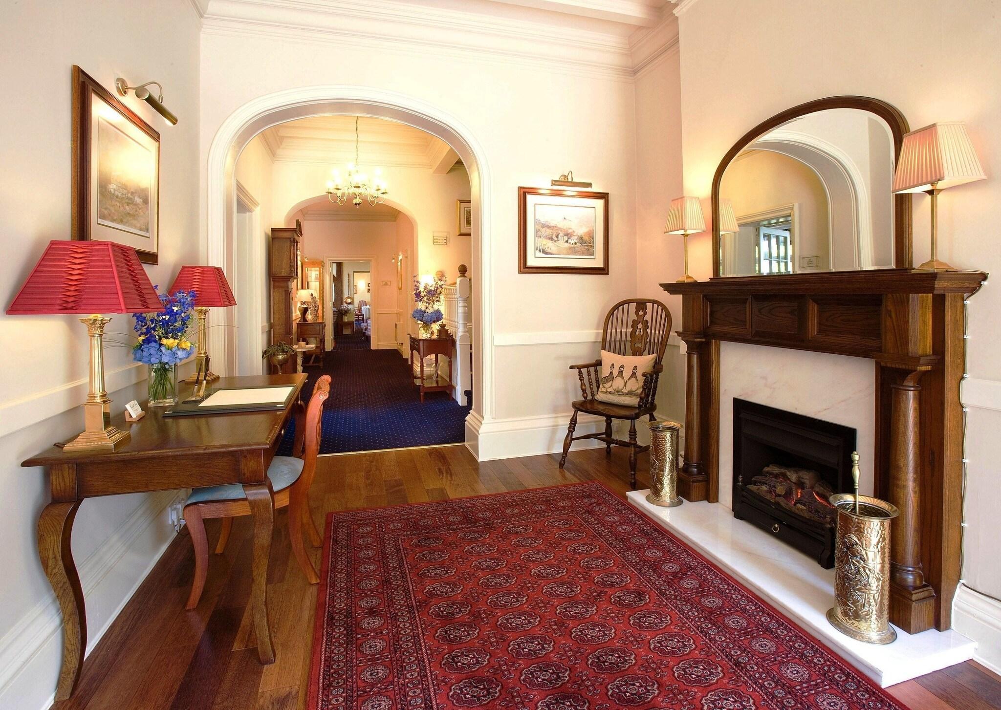 Vista Lobby Lindeth Howe Classic Country House