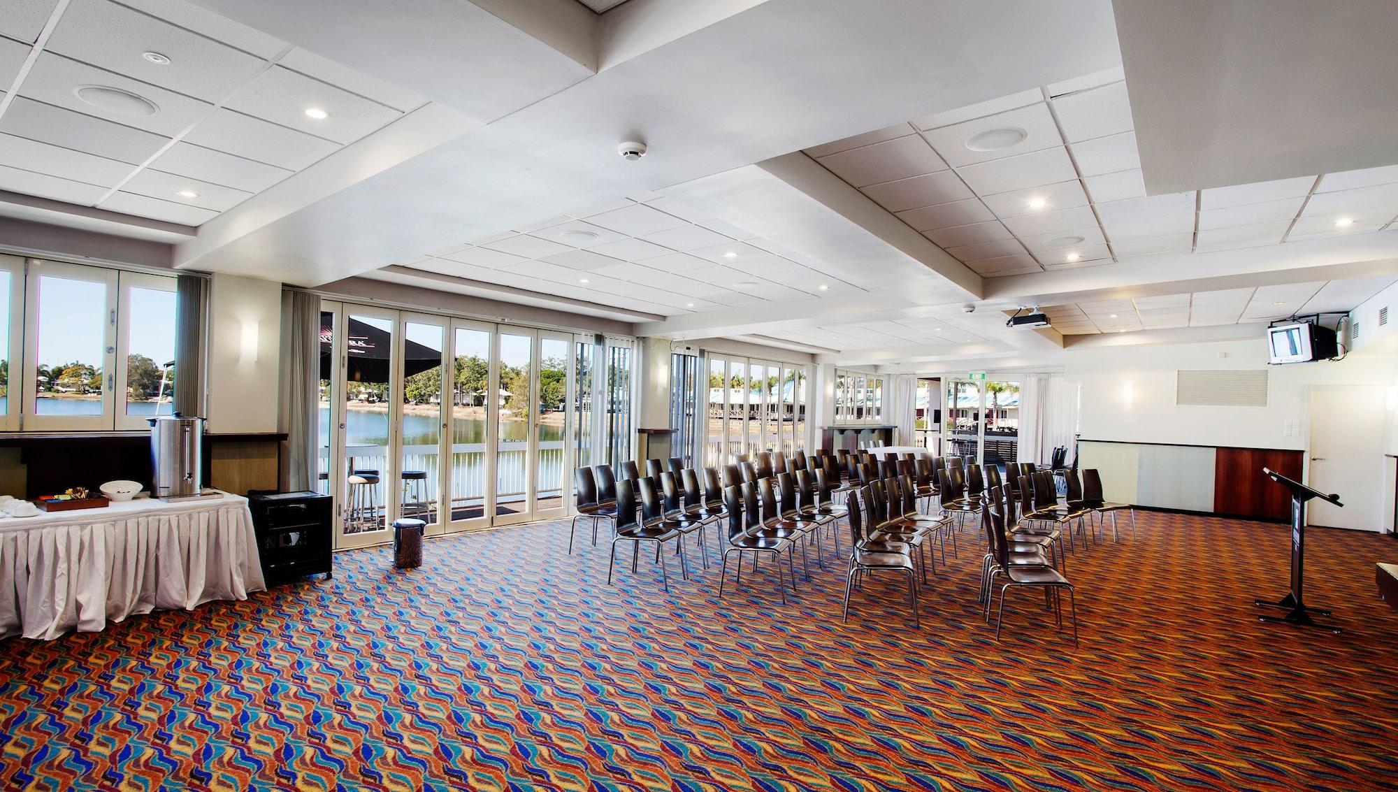Vista Lobby Nightcap at Waterfront Hotel