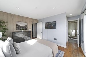 Alquiler Vacacional - Top Floor Unit with Panoramic Views Steps to the beach with 3 Parking Spots!